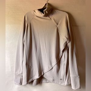 Jones New York sweatshirt. Soft knit. Khaki. Size M